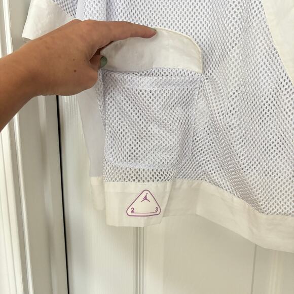 NWOT Jordan Mesh Wrap Top White Athleisure Sportswear Size M - Picture 6 of 11